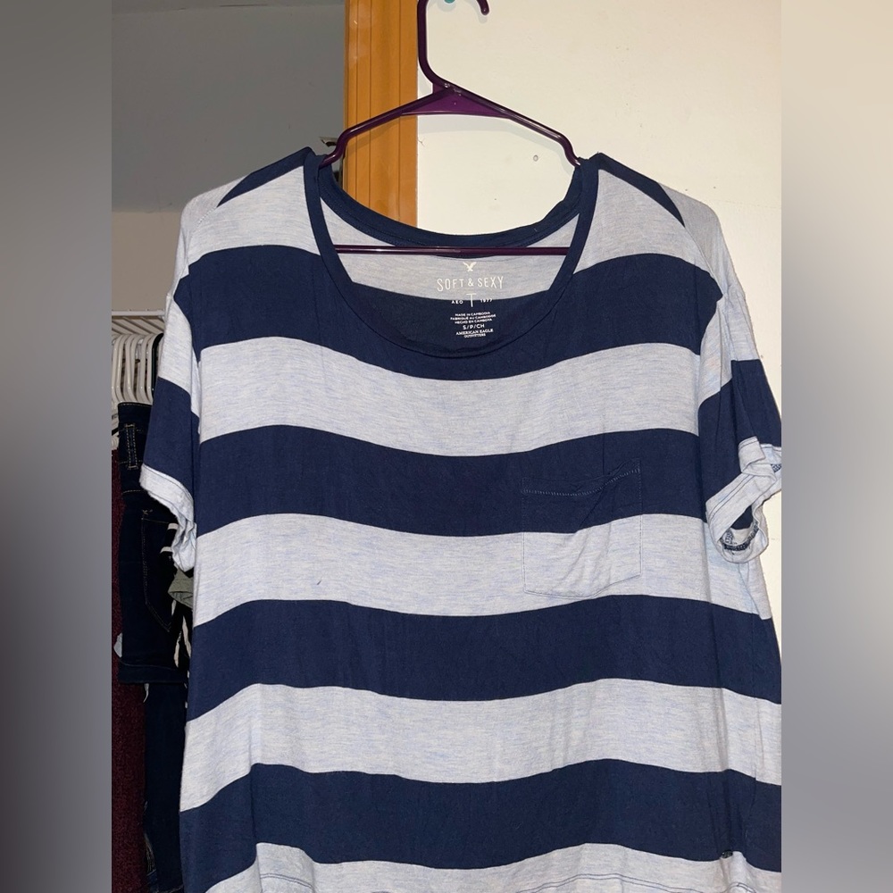 American eagle tshirt
